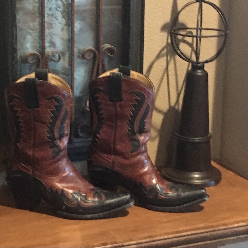 Coral Western Boots!  9.5
